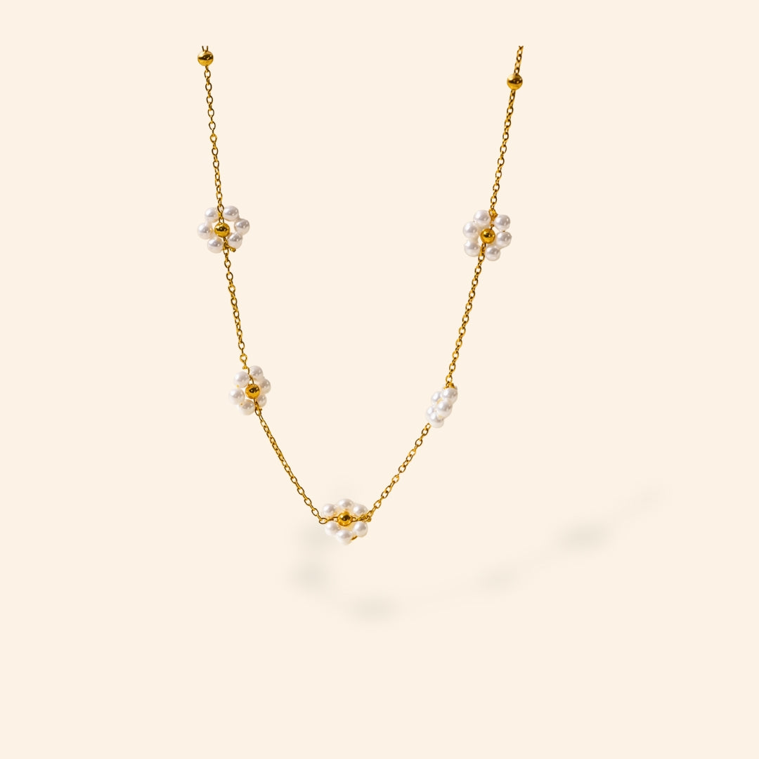 White Daisy Halskette