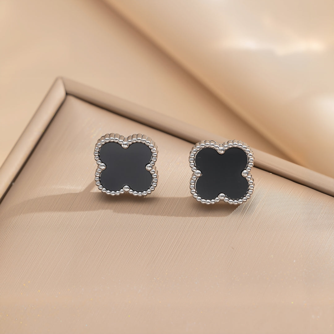 Black Lunaya Ohrstecker