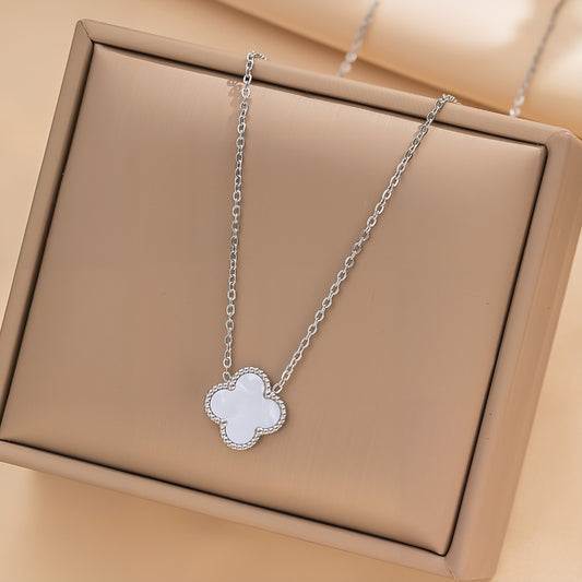 White Lunaya Halskette